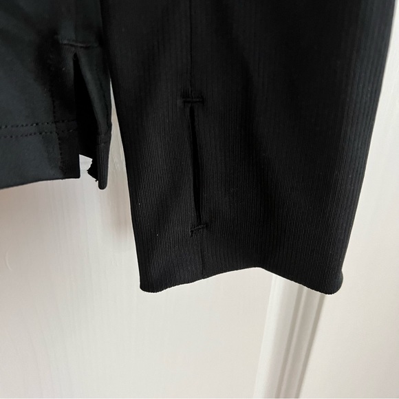 NWT Womens NIKE RUNNING Dri-Fit 1/4 zip Pullover Size XL w/thumbholes Black/Slvr - Picture 4 of 13